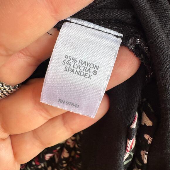 J.Jill Floral Top Blouse Black Red White Round Neck Side Slit 3/4 Sleeve Sz L - Picture 5 of 8